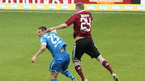 Am Samstag gegen Hoffenheim stand Berkay Dabanli (r.) erstmals in der Startelf des 1. FC Nürnberg. Sein auslaufender Vertrag wird in den nächsten Tagen um zwei Jahre verlängert.