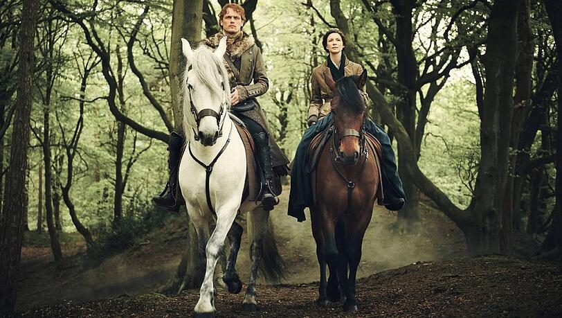 Sam Heughan und Caitriona Balfe spielen die Hauptrollen in "Outlander".