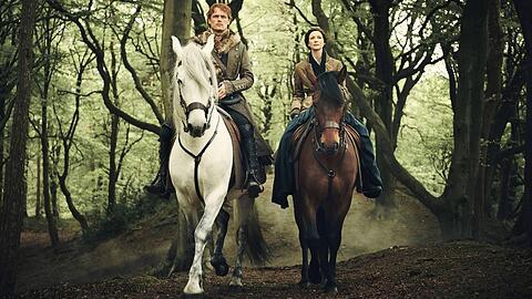 Sam Heughan und Caitriona Balfe spielen die Hauptrollen in "Outlander".