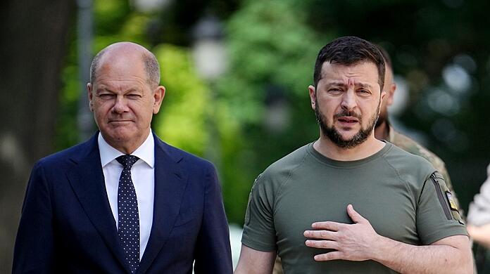 Bundeskanzler Olaf Scholz ist im Juni in die Ukraine gereist und hat den ukrainischen Präsidenten Wolodymyr Selenskyj getroffen.