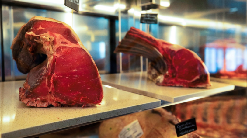 L'eccellente selezione di carne a bordo fa battere forte il cuore dei buongustai.