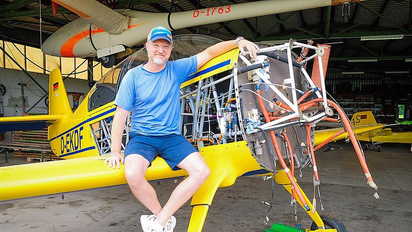Mit diesem Flugzeug flog der Kunstflieger die weißen Formen aus Paraffinöl. Der gelbe Flitzer ist im Moment allerdings flugunfähig.