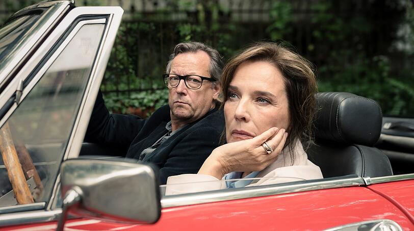 "Eine Nacht in Bangkok" ist ein ruhiger Film und passt genau deshalb in die aktuelle Zeit, wie Désirée Nosbusch argumentiert: "Vielleicht ist genau das etwas, wonach wir uns im Moment wieder mehr sehnen - nach Filmen, die nicht lauter sein wollen als das Leben selbst, sondern ihm aufmerksam zuhören." "Eine Nacht in Bangkok" ist ein ruhiger Film und passt genau deshalb in die aktuelle Zeit, wie Désirée Nosbusch argumentiert: "Vielleicht ist genau das etwas, wonach wir uns im Moment wieder mehr sehnen - nach Filmen, die nicht lauter sein wollen als das Leben selbst, sondern ihm aufmerksam zuhören."