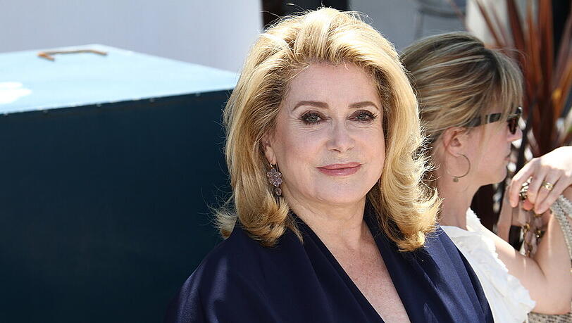 Catherine Deneuve erholt sich derzeit von einem leichten Schlaganfall Catherine Deneuve erholt sich derzeit von einem leichten Schlaganfall