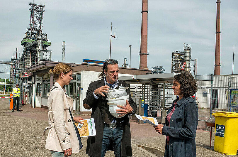 Johanna Stern (Lisa Bitter), Mario Kopper (Andreas Hoppe) und Lena Odenthal (Ulrike Folkerts) ermitteln bei der RheinNeckar-Chemie, wo vor 15 Jahren ein Mord stattfand, der womöglich mit ihrem aktuellen Fall zusammenhängt.