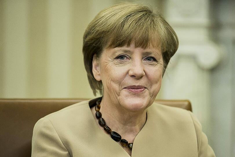 Geburtstag: Angela Merkel wird 60 Jahre alt! Hier gibt's die kultigsten Merkel-Fotos zum Durchklicken...