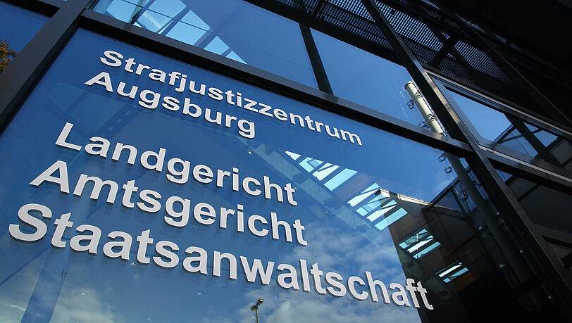 Die Staatsanwaltschaft Augsburg und die Kriminalpolizei Fürstenfeldbruck ermitteln gegen den 21-Jährigen aus dem Landkreis Landsberg am Lech. (Archivbild)