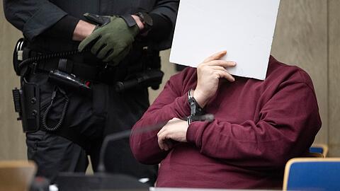 Bei der Fahrt Anfang M&auml;rz war der Angeklagte laut Staatsanwaltschaft gezielt auf Menschen zugefahren. Eine 83-j&auml;hrige Frau und ein 54-j&auml;hriger Mann wurden get&ouml;tet.