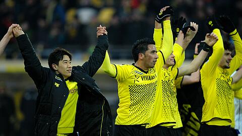 Jubel in Dortmund: Mit 1:0 schlug der Deutsche Meister Bayer 04 Leverkusen und bleibt an der Tabellenspitze.