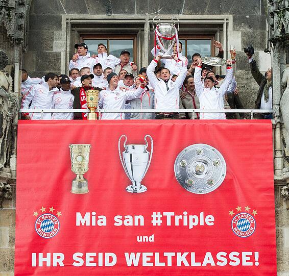 "Mia san Triple". Die Bilder von der Bayern-Siegesfeier am Sonntag.