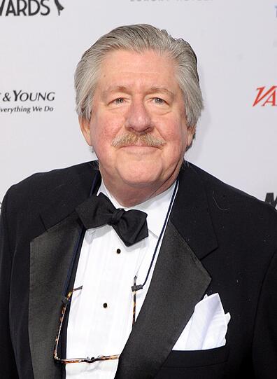 ...Bekannt aus der Serie Gilmore Girls: Tony-Preisträger Edward Herrmann...