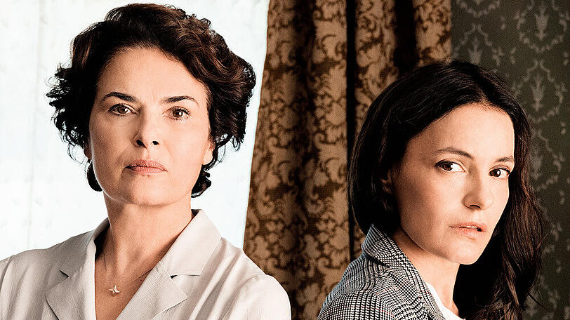 "Preis der Freiheit (1)": Die Schwestern Margot (Barbara Auer, l.) und Ina Winter (Nicolette Krebitz) kämpfen unversöhnlich auf unterschiedlichen Seiten
