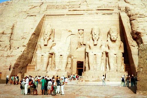 Eines der bekanntesten Touristen-Ziele in Ägypten: Abu Simbel im Süden des Landes