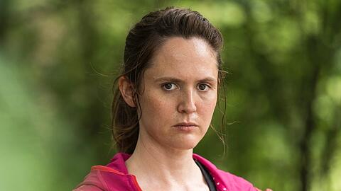 "Unschuldig - Der Fall Julia B.": Julia Brandt (Emily Cox) will ihr einstiges Leben zur&uuml;ck.