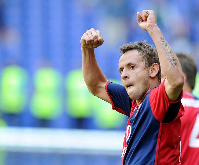 Rafinha vom FC Genua jubelt am 17.04.2011 über ein Tor im Spiel FC Genua gegen Brescia Calcio in Genua. Bundesliga-Rückkehrer Rafinha hat beim deutschen Fußball-Rekordmeister FC Bayern München Großes vor.