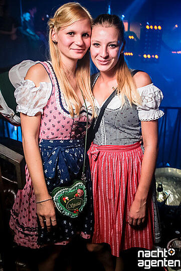 Wild, wilder, Wiesn. Im Jack Rabbit konnte man bei der "Wuidn Wiesn" nochmal richtig Gas geben. Mehr Bilder unter: http://www.nachtagenten.de/gallery/wuide-wiesn-2015.939504.html