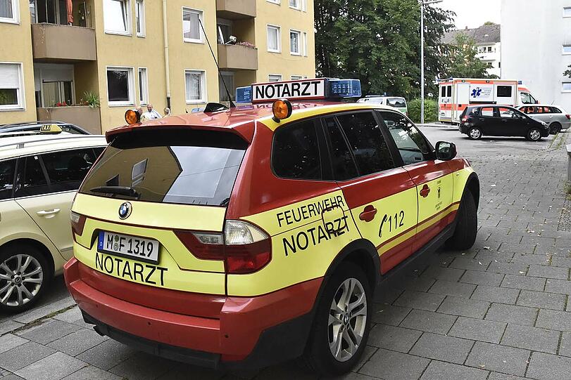 Einsatz für die Polizei am Montag: Beamte holten einen Mann aus seiner Wohnung.