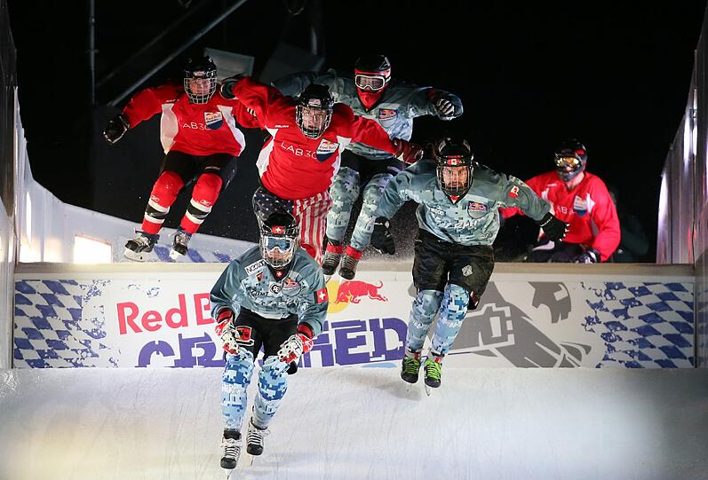 Fast and furious: So ging es am 8. Januar im Olympiapark zu. Sehen Sie hier die Bilder vom Crashed Ice Contest.