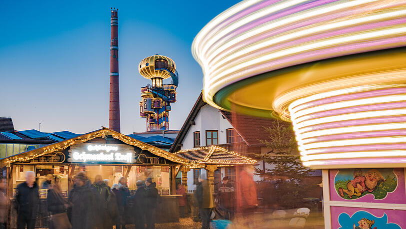 Die magische Beleuchtung der Brauerei und der umliegenden Bauwerke durch mehr als 400.000 LED-Lichter sowie die glänzenden Fassaden, versetzen die Besucherinnen und Besucher bereits beim Ankommen in eine festliche Stimmung. Die magische Beleuchtung der Brauerei und der umliegenden Bauwerke durch mehr als 400.000 LED-Lichter sowie die glänzenden Fassaden, versetzen die Besucherinnen und Besucher bereits beim Ankommen in eine festliche Stimmung.