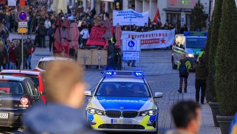 Anfang 2024 sind 6000 Menschen in Passau dem &bdquo;B&uuml;ndnis gegen Rechts&ldquo; gefolgt und demonstrierten gegen die AfD, Nazis, rechtes Gedankengut und Faschismus.