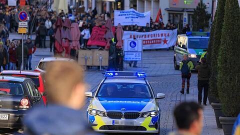 Anfang 2024 sind 6000 Menschen in Passau dem &bdquo;B&uuml;ndnis gegen Rechts&ldquo; gefolgt und demonstrierten gegen die AfD, Nazis, rechtes Gedankengut und Faschismus.