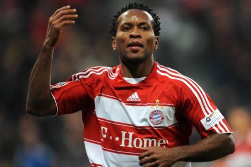 Spielt noch zwei Jahre in der Bundesliga: Zé Roberto.