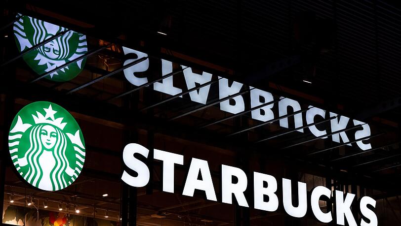 Die US-Kaffeekette Starbucks steht wegen neuer Filialen in der chinesischen Region Xinjiang in der Kritik. (Archivbild) Die US-Kaffeekette Starbucks steht wegen neuer Filialen in der chinesischen Region Xinjiang in der Kritik. (Archivbild)