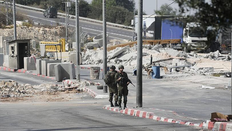 Israels Armee f&uuml;hrt im besetzten Westjordanland nach eigenen Angaben Anti-Terroreins&auml;tze durch.