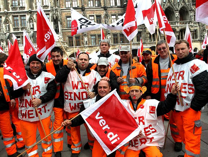 6,5 Prozent mehr Lohn: Die Bilder von der Demo auf dem Marienplatz