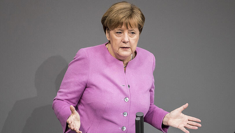 Bundeskanzlerin Angela Merkel (CSU) am Donnerstag während ihrer Regierungserklärung im Deutschen Bundestag. Bundeskanzlerin Angela Merkel (CSU) am Donnerstag während ihrer Regierungserklärung im Deutschen Bundestag.