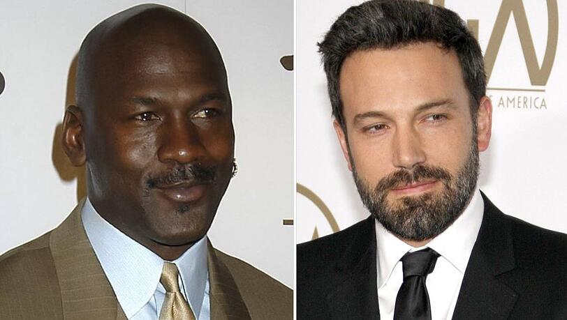 Ben Affleck (r.) bemühte sich, für seinen neuen Film "Air" einen expliziten Wunsch von NBA-Legende Michael Jordan zu erfüllen.