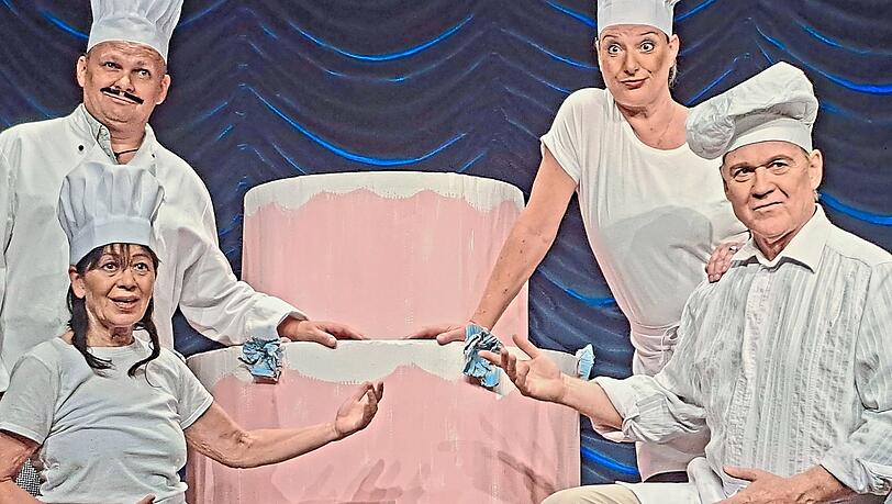 Der Stargast wird präsentiert von Robert Blöchl (links), Gabi Rothmüller, Roland Penzinger (Mitte), Alex Liegl und Sonja Kling. Der Stargast wird präsentiert von Robert Blöchl (links), Gabi Rothmüller, Roland Penzinger (Mitte), Alex Liegl und Sonja Kling.