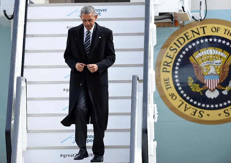 Der US-Präsident auf Deutschlandbesuch: Pünktlich um 12.40 Uhr setzt die Air Force One in Hannover auf. Die Bilder zum Durchklicken.