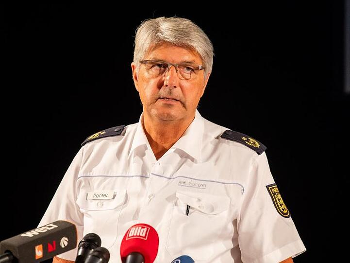 Reinhard Renter, Polizeipräsident von Offenburg, während einer Pressekonferenz zur Festnahme des Flüchtigen.