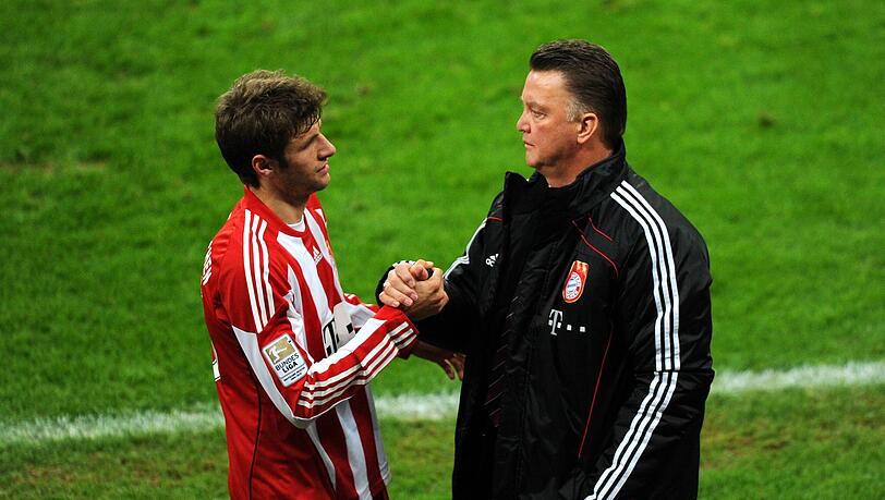 Beim FC Bayern formte Louis van Gaal (r.) Thomas Müller (l.) zum Stamm- und Schlüsselspieler. Beim FC Bayern formte Louis van Gaal (r.) Thomas Müller (l.) zum Stamm- und Schlüsselspieler.