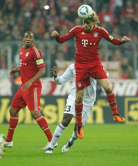 Jérome Boateng - Note 3: Ebenfalls Nicht-Rotierer &ndash; ist ja wegen seiner Roten Karte in Hannover zwei Ligaspiele gesperrt. Schüttelte sein Adrenalin vom Sonntag aus den Knochen.
