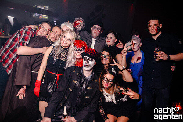 Sexy Halloween konnte man am Wochenende in der Nachtgalerie erleben. Dort wurde unter dem Motto "Sex-O-Ween" gefeiert! Mehr Bilder unter: www.nachtagenten.de.