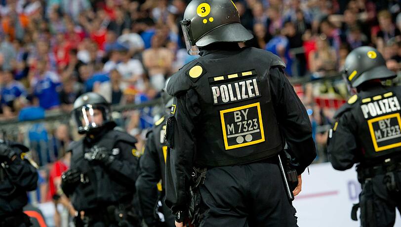 Vor und nach dem Abpfiff kam es beim Spiel 1860 gegen Bochum zu Polizeieinsätzen. Vor und nach dem Abpfiff kam es beim Spiel 1860 gegen Bochum zu Polizeieinsätzen.