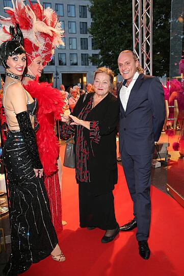 Marianne Sägebrecht mit Ruben Maier Kares