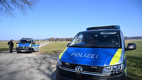 Staatsanwaltschaft und Polizei durchsuchten vor knapp drei Wochen Gebäude eines Milchviehbetriebs im Allgäu (Archivfoto).