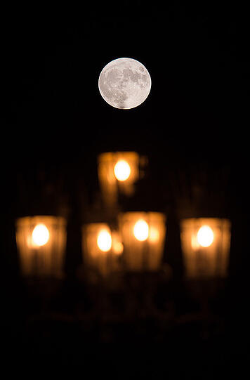 Der Supermond, hier fotografiert in Dresden.