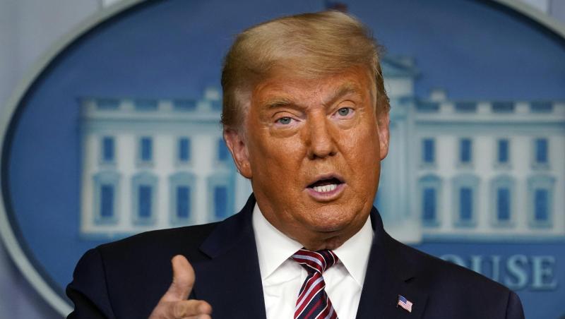 Der amtierende US-Präsident Donald Trump hat das Corona-Konjunkturpaket mit seiner Unterschrift in Kraft gesetzt.