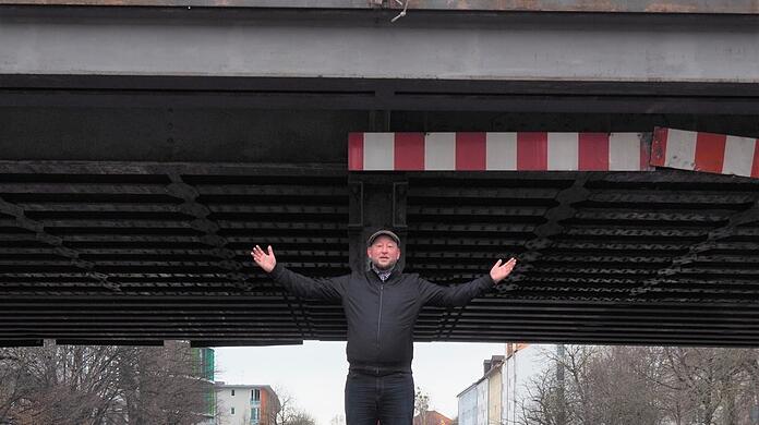 Radweg und Busspur entehen an der Werinherstraße, freut sich Andreas Schuster (SPD).