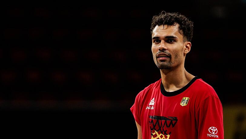 Oscar da Silva beim DBB-Training im Münchner BMW Park, der künftig seine Heimspielstätte mit den bayern-Basketballern ist. Oscar da Silva beim DBB-Training im Münchner BMW Park, der künftig seine Heimspielstätte mit den bayern-Basketballern ist.