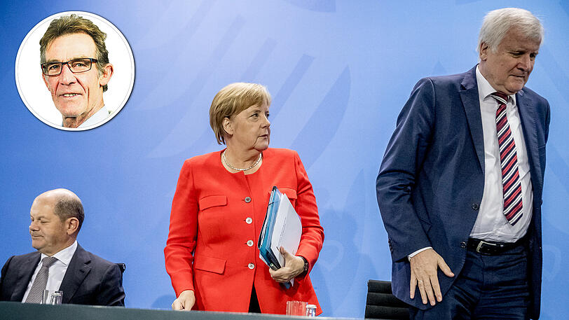 Bundeskanzlerin Angela Merkel (CDU) zwischen Horst Seehofer (CSU, r) und Olaf Scholz (SPD) nach der Pressekonferenz zum Wohngipfel im Bundeskanzleramt.