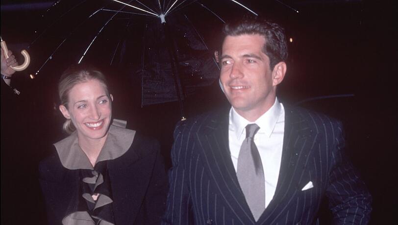 John F. Kennedy Jr. und seine Frau Carolyn starben 1999 bei einem Flugzeugabsturz. John F. Kennedy Jr. und seine Frau Carolyn starben 1999 bei einem Flugzeugabsturz.