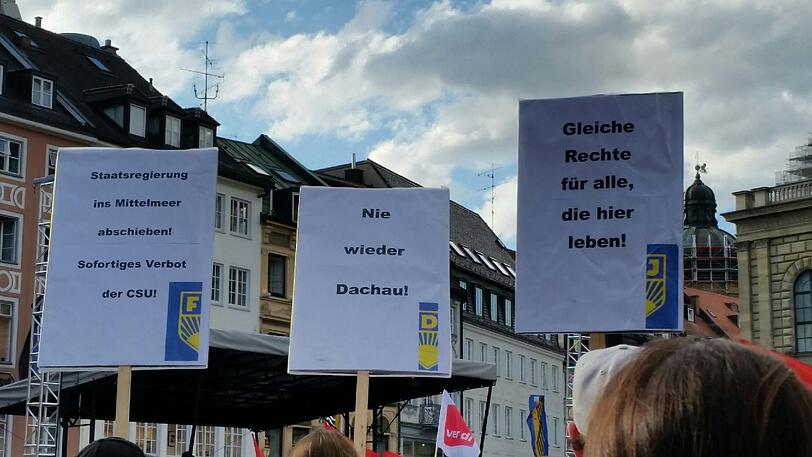 Tausende demonstrieren am Montag gegen die Asylpolitik der bayerischen Staatsregierung.