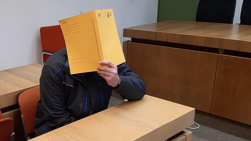 Karl F. vor Prozessbeginn.