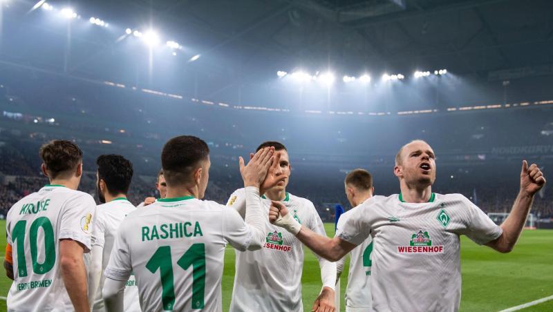 Wunschgegner der Bremer nach dem Sieg auf Schalke ist der Hamburger SV. Wunschgegner der Bremer nach dem Sieg auf Schalke ist der Hamburger SV.