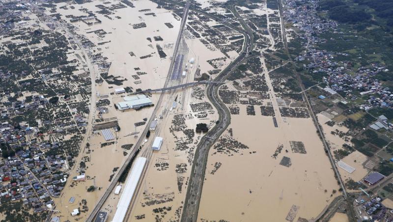 Überschwemmtes Gebiet in Nagano: Taifun "Hagibis" ist mit rekordstarken Regenfällen und Sturmböen über Teile Japans gezogen. Überschwemmtes Gebiet in Nagano: Taifun "Hagibis" ist mit rekordstarken Regenfällen und Sturmböen über Teile Japans gezogen.